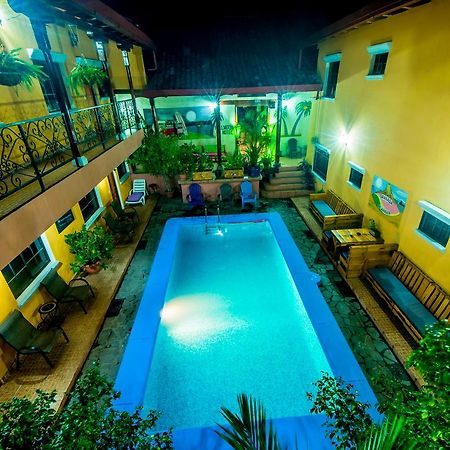 Fullmoon Hotel Granada Buitenkant foto