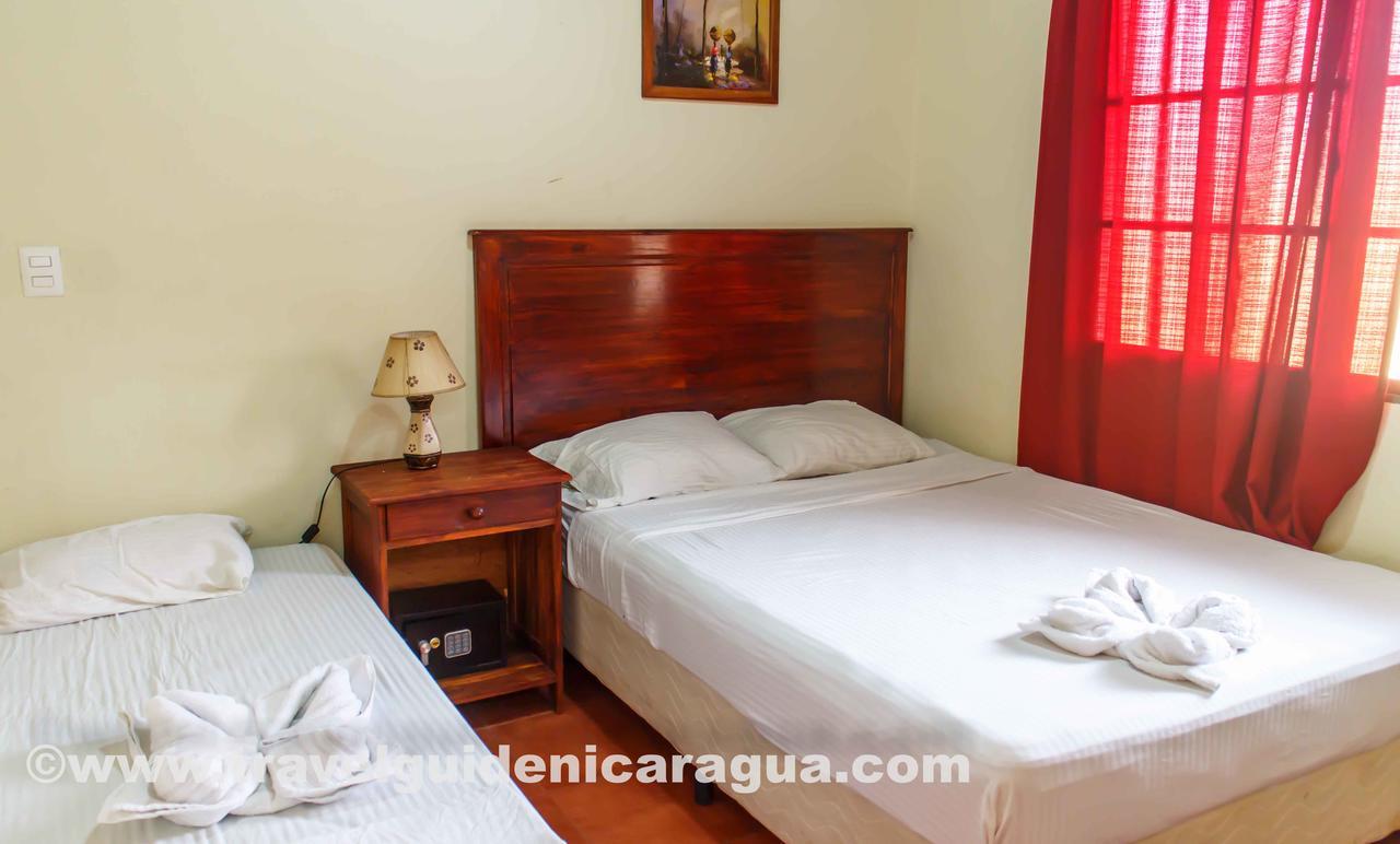 Fullmoon Hotel Granada Kamer foto
