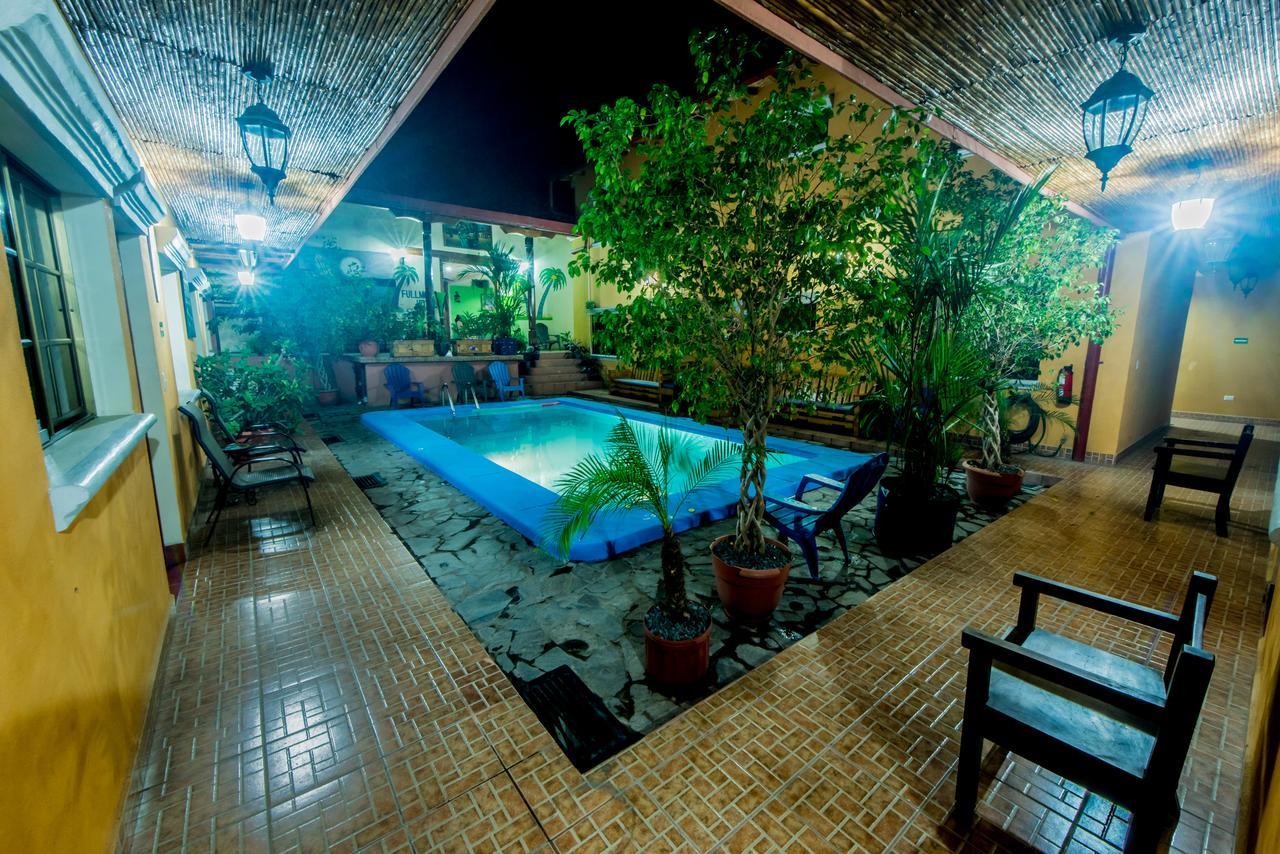 Fullmoon Hotel Granada Buitenkant foto