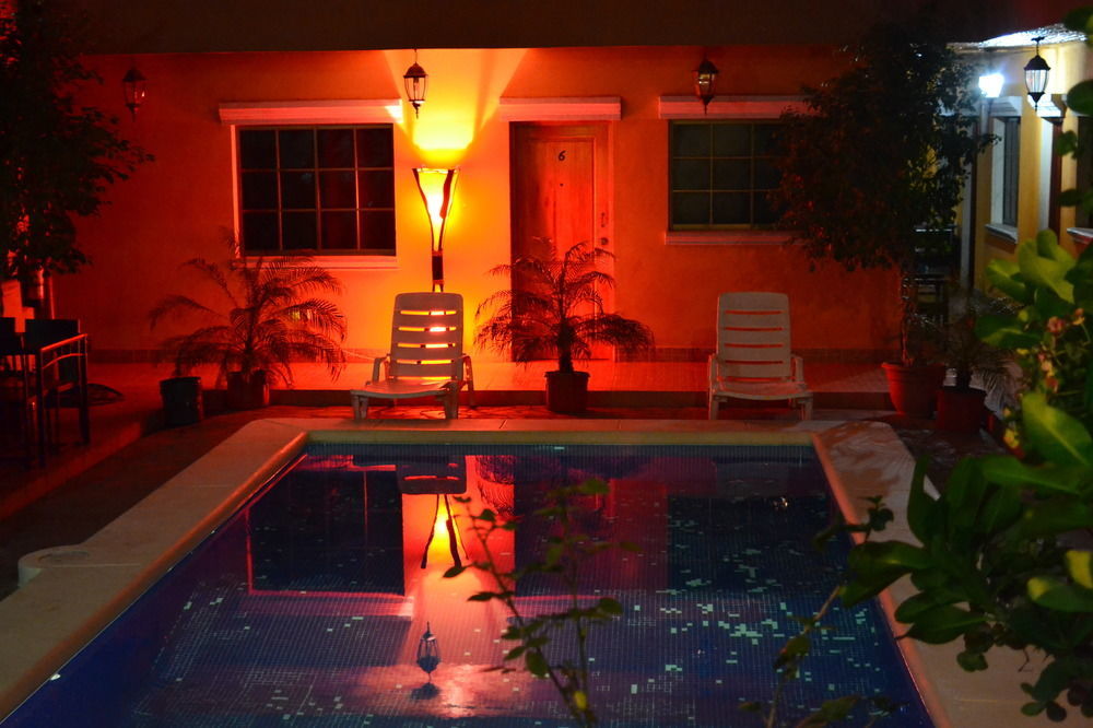 Fullmoon Hotel Granada Buitenkant foto